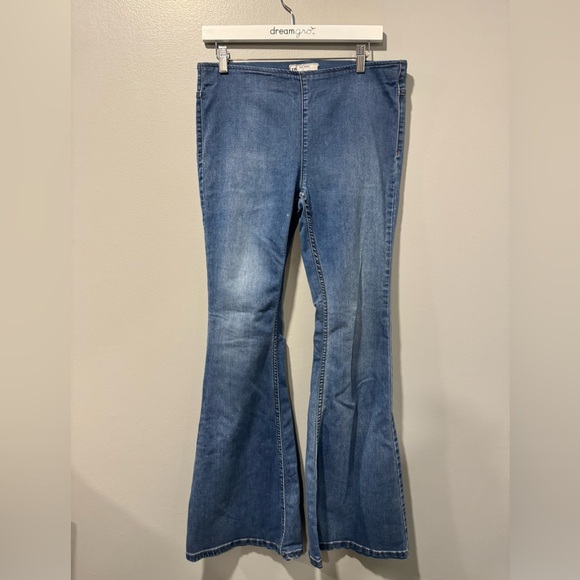 Free People Denim - 🚨🚨SOLD🚨🚨Free People Blue Flare Jeans Wide Leg